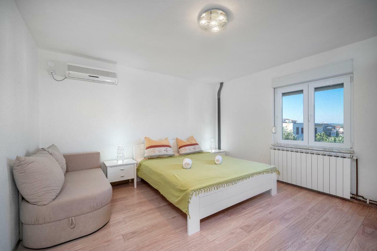 Apartmani Pataca 沃迪切 外观 照片