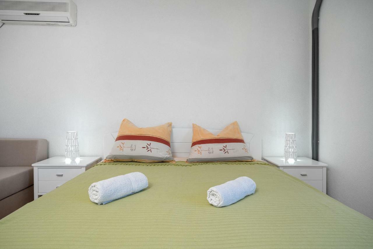 Apartmani Pataca 沃迪切 外观 照片